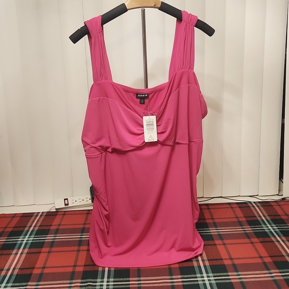 Torrid Womens Pink Peacock Shirred Studio Knit Sweetheart Twist Crop
